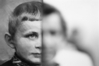 Vater und Sohn - die Generationen als Zeitebenen im medialen Bildraum in drei Schärfenebenen. Bildreihe (1 von 3): Bernard Wedig