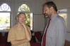 Diplompräsentation Ole Bader, Gespräch Prof. Born, l. (bildo Akademie, Mediendesign) und Prof. Dr. Holl (FH Brandenburg, Wirtschaftsinformatik), Mentoren des interdisziplinären und transinstitutionellen Diplomprojektes, 1999   
