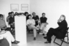 Michael Schirner im Gespräch mit den ersten 12 bildo Studierenden, Vortrag Werbung und Kunst, bildo Studio 1, 1989. Foto: Georgios Anastasiades
